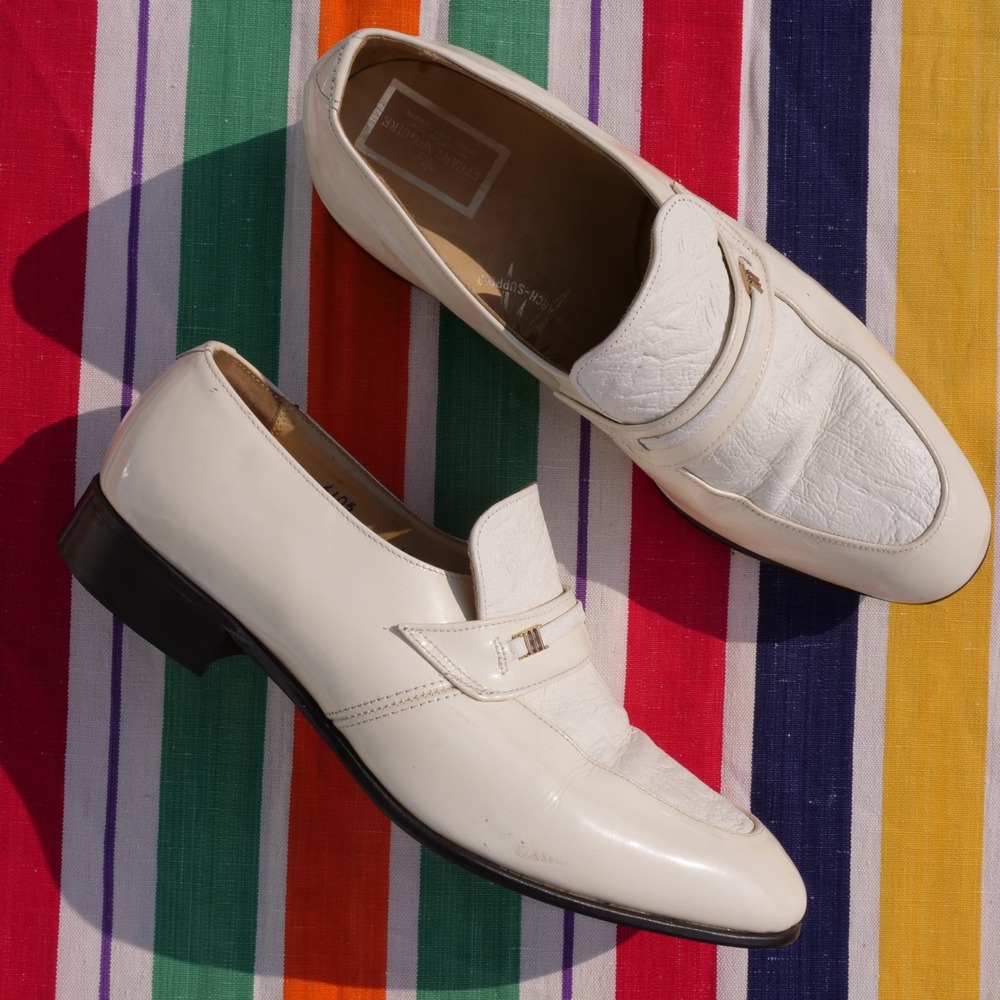 Rare 1970s Stuart McGuire two tone ivory patent pleather dress shoes loafers